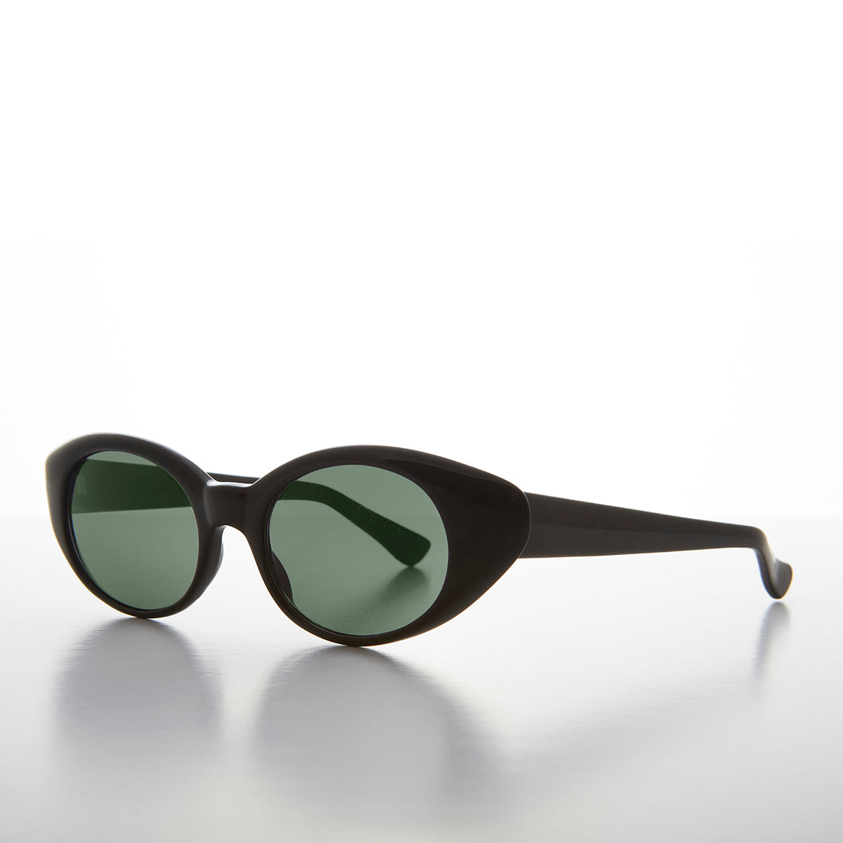 Wide Classic Glamorous Cat Eye Sunglass - Amy