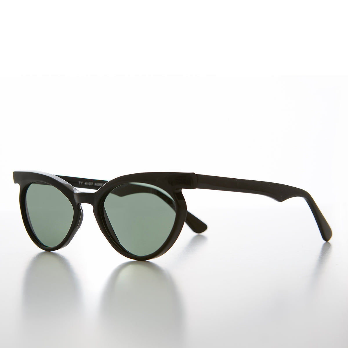 Round Winged Unique Vintage Cat Eye Sunglass - Emily