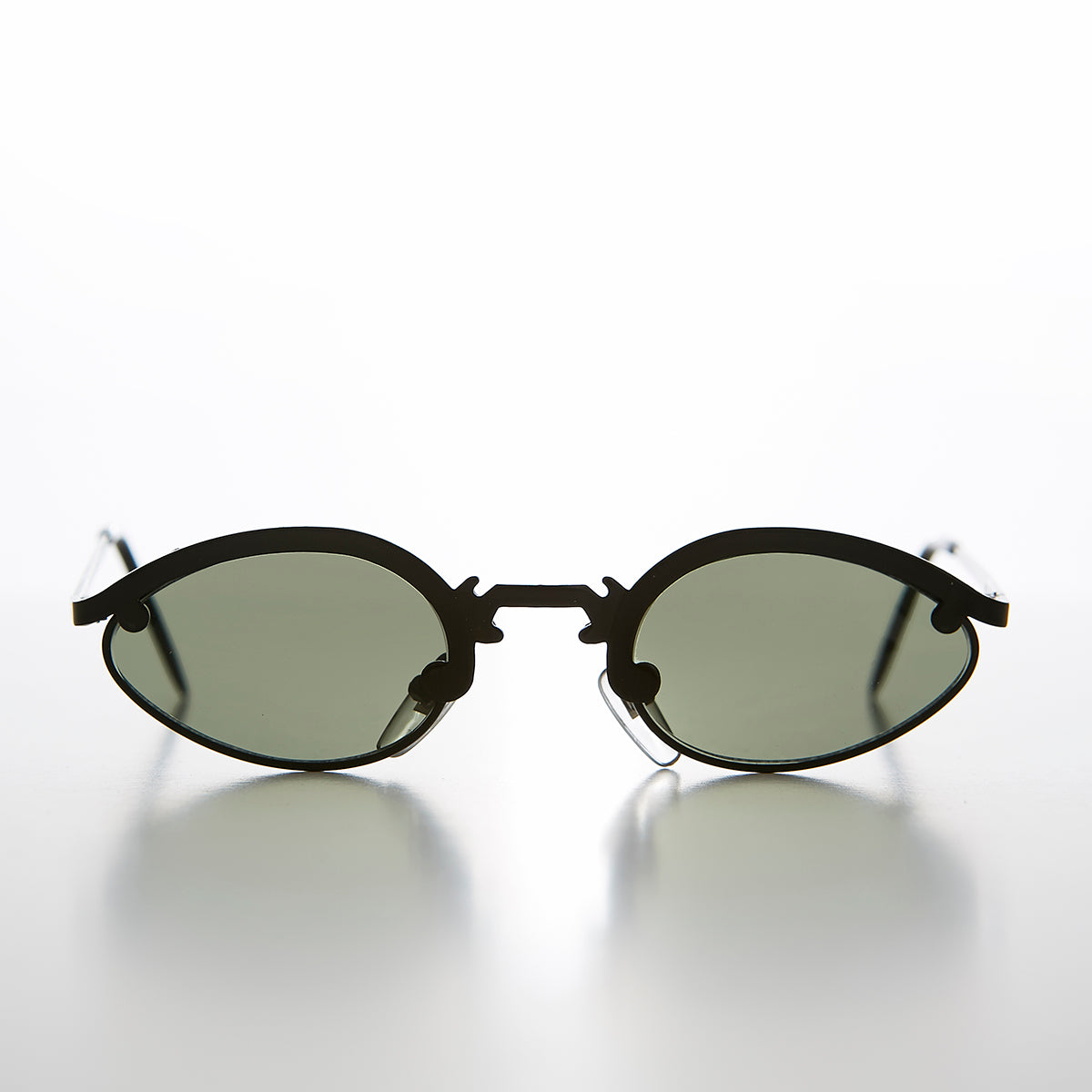 Unique Oval Metal Vintage 90s Sunglass - Lotus