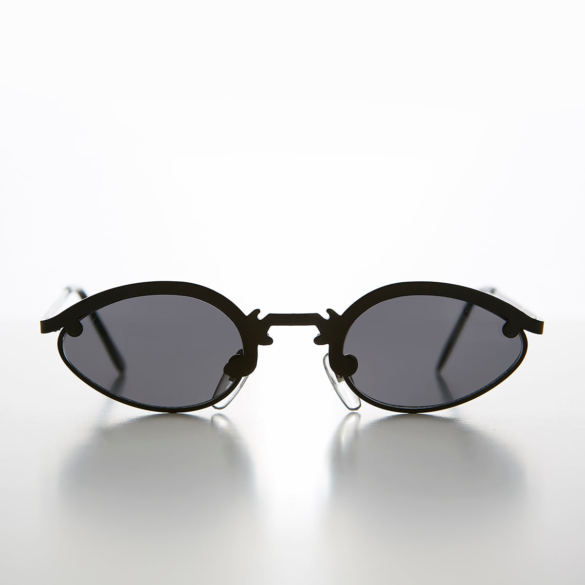 Unique Oval Metal Vintage 90s Sunglass - Lotus