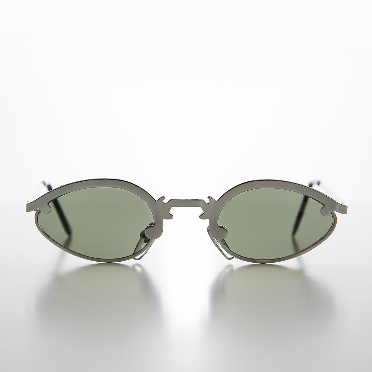 Unique Oval Metal Vintage 90s Sunglass - Lotus