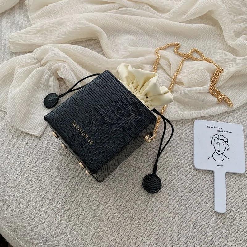Chic Alligator Pattern Bucket Bag