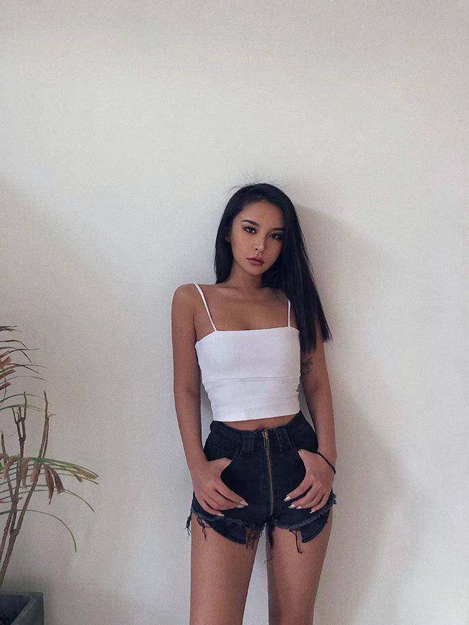 Xuan Ya High-Waisted Denim Shorts with Hip Zipper for Effortless Style