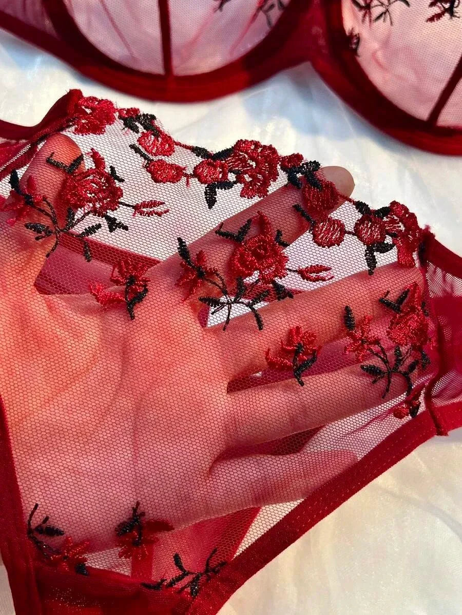 Luxe Lingerie Floral Embroidery 2-Piece Set - Beautiful, Confident, and Alluring Women's Lingerie