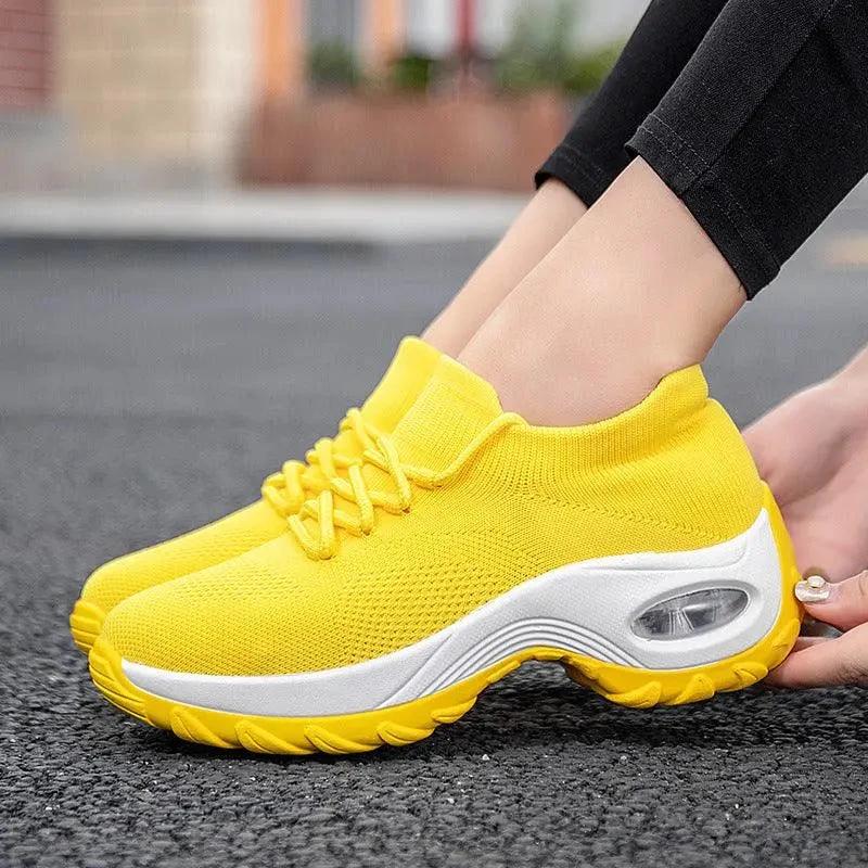 Sports shoes women flying knit socks shoes shaking shoes
